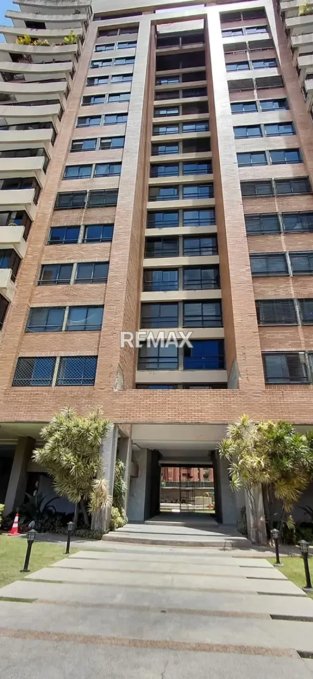 En Alquiler, Apartamento en Residencias Camino Real.