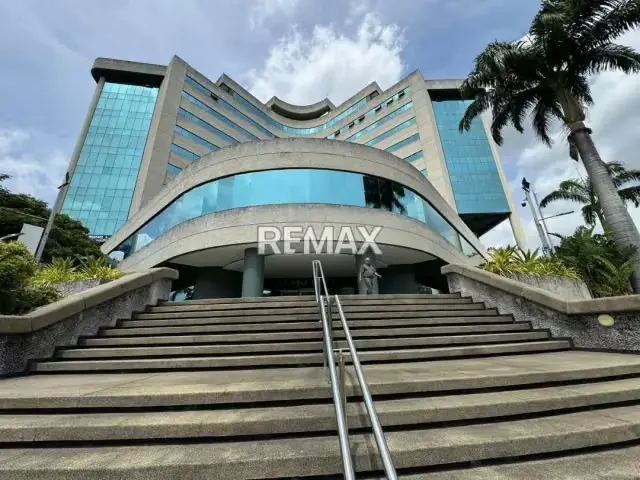 Venta de exclusivo Local comercial en Centro Corporativo Viña Plaza.