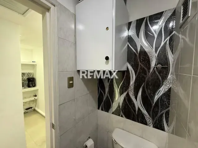 Venta de exclusivo Local comercial en Centro Corporativo Viña Plaza. - 13
