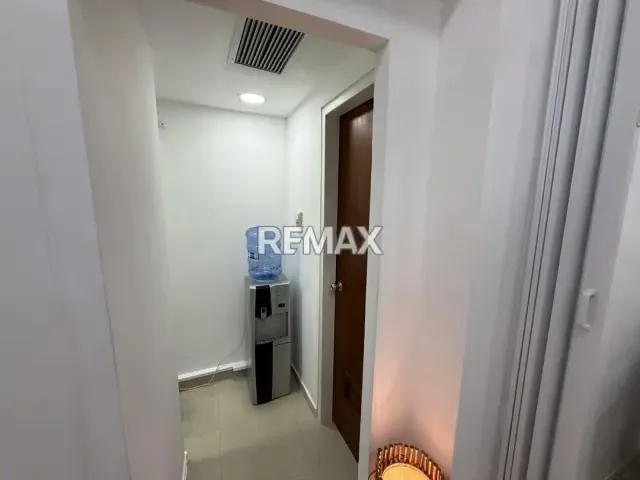 Venta de exclusivo Local comercial en Centro Corporativo Viña Plaza. - 17