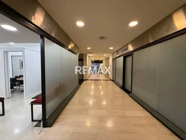 Venta de exclusivo Local comercial en Centro Corporativo Viña Plaza. - 19