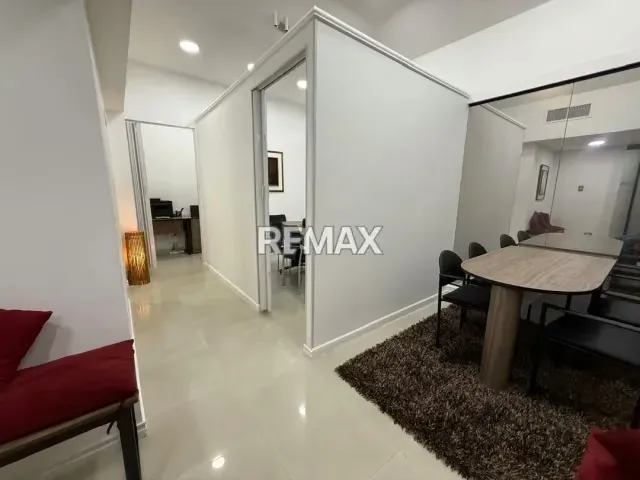 Venta de exclusivo Local comercial en Centro Corporativo Viña Plaza. - 3