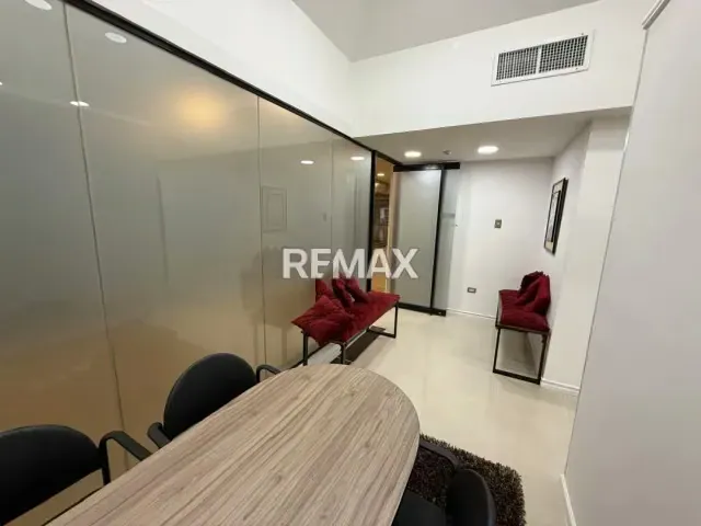 Venta de exclusivo Local comercial en Centro Corporativo Viña Plaza. - 5