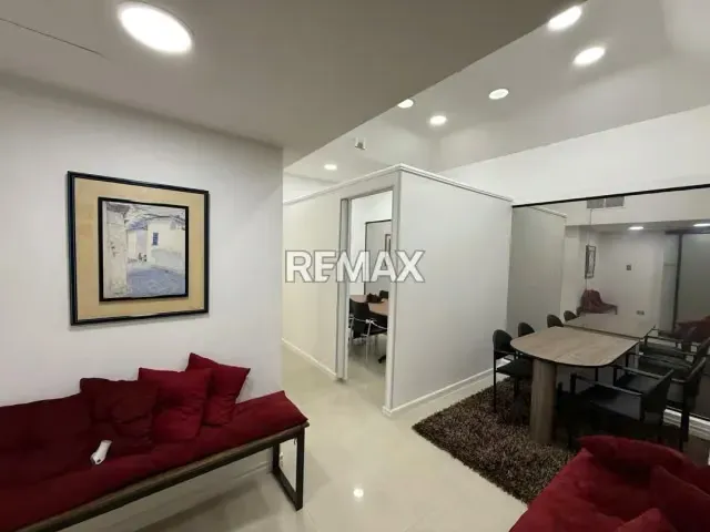 Venta de exclusivo Local comercial en Centro Corporativo Viña Plaza. - 7
