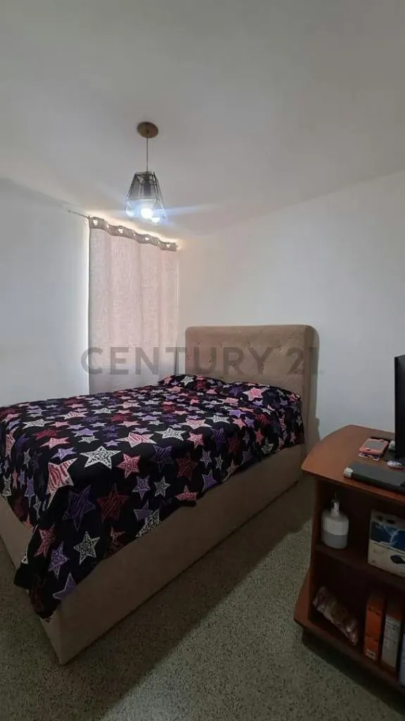 Se vende apartamento en la Urbanización Zapara - 3