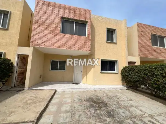 TONW HOUSE EN ALQUILER
