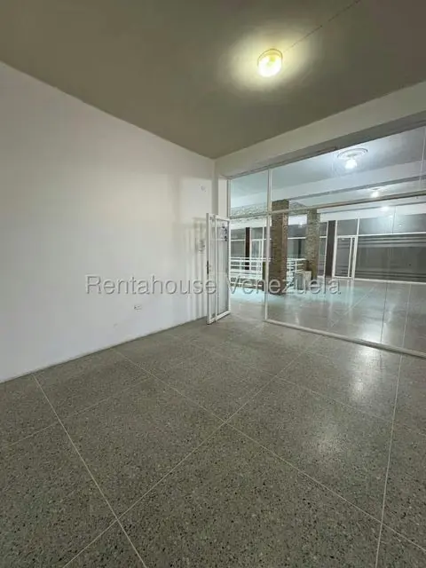 Local Comercial en Alquiler en Parroquia Juan de Villegas, Lara - 2