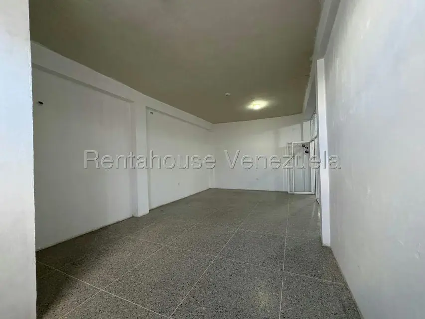 Local Comercial en Alquiler en Parroquia Juan de Villegas, Lara - 3