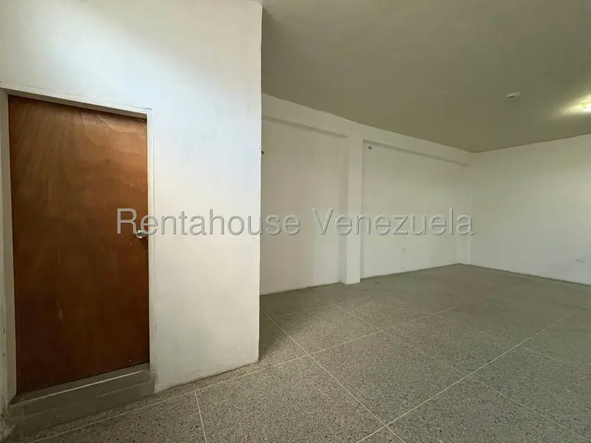 Local Comercial en Alquiler en Parroquia Juan de Villegas, Lara - 4