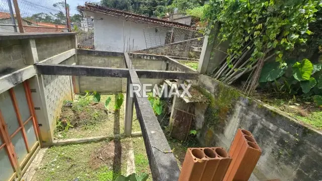 TERRENO EN VENTA - 4
