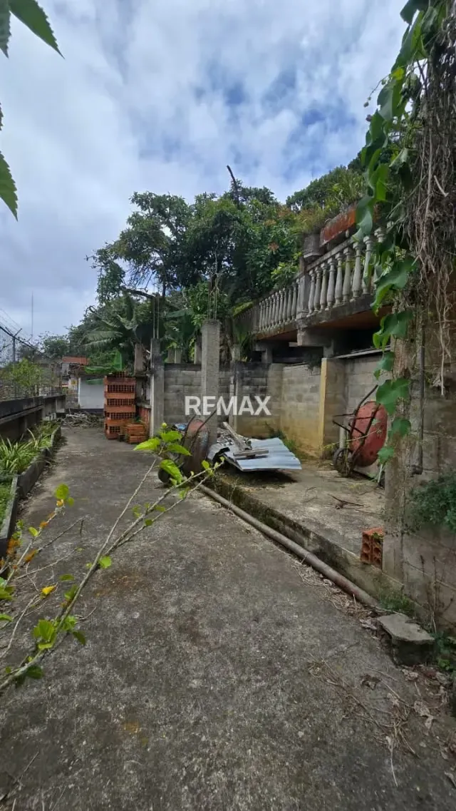 TERRENO EN VENTA - 5