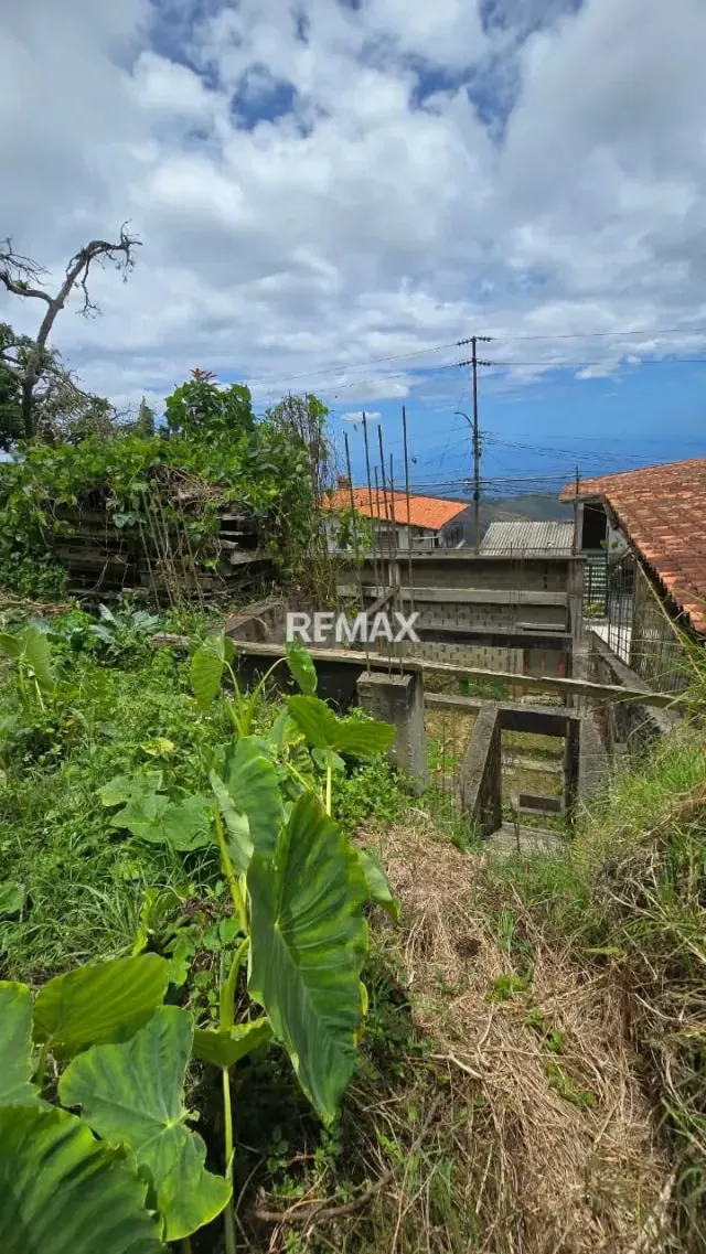 TERRENO EN VENTA - 7