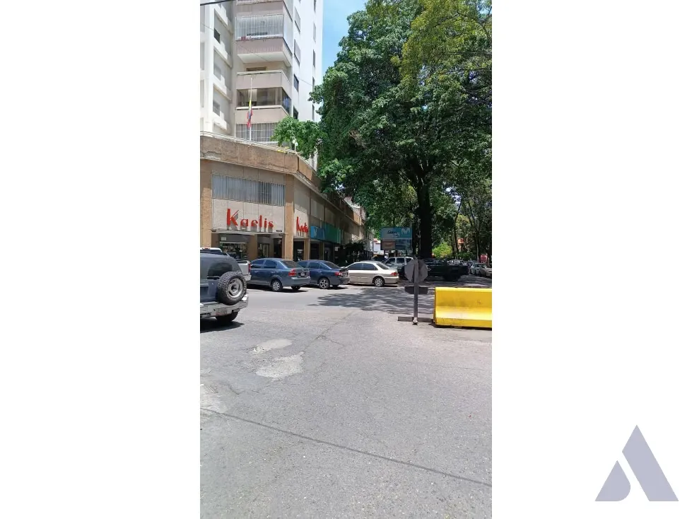 Alquilo local comercial 203m2 El Paraiso 4437 - 13