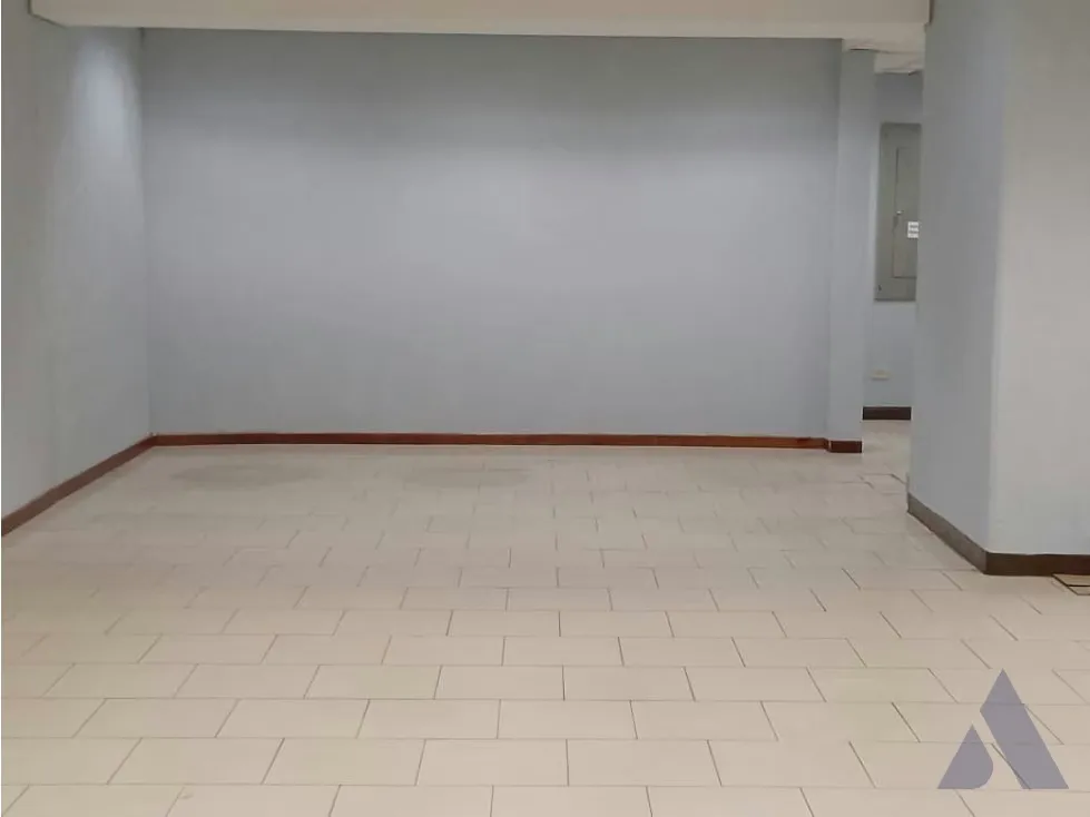 Alquilo local comercial 203m2 El Paraiso 4437 - 5