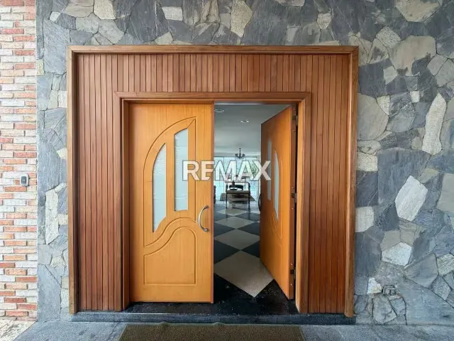 CASA LOMAS DEL CLUB HIPICO 560 MTS VENTA - 2