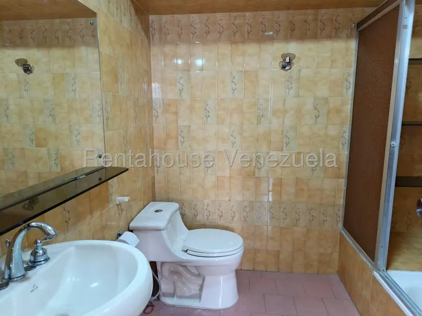 Apartamento (1 Nivel) en Venta en Los Palos Grandes, Distrito Metropolitano - 17