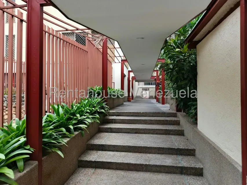 Apartamento (1 Nivel) en Venta en Los Palos Grandes, Distrito Metropolitano - 3