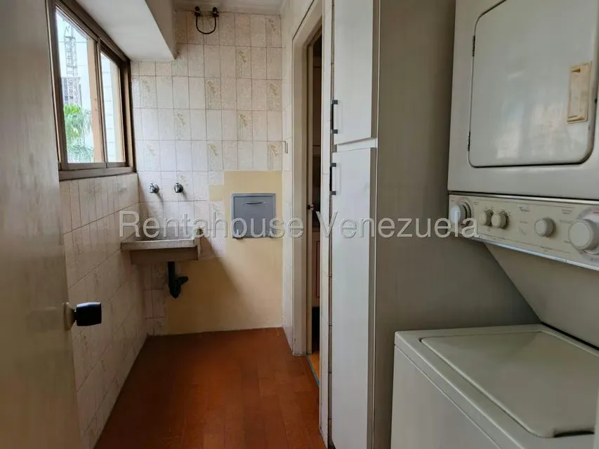 Apartamento (1 Nivel) en Venta en Los Palos Grandes, Distrito Metropolitano - 32