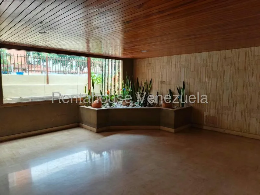 Apartamento (1 Nivel) en Venta en Los Palos Grandes, Distrito Metropolitano - 35