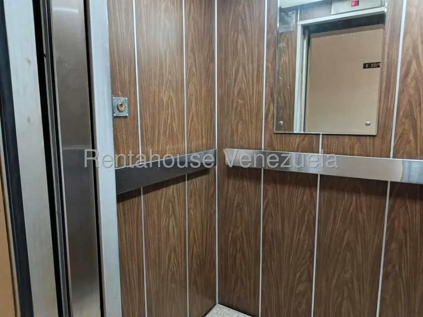 Apartamento (1 Nivel) en Venta en Los Palos Grandes, Distrito Metropolitano - 42