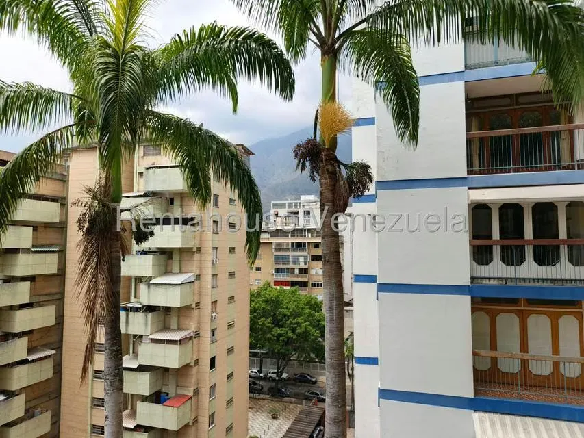 Apartamento (1 Nivel) en Venta en Los Palos Grandes, Distrito Metropolitano - 9