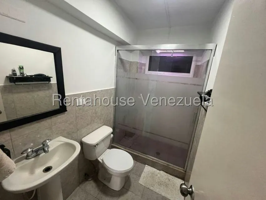 Apartamento (1 Nivel) en Alquiler en Miravila, Distrito Metropolitano - 4