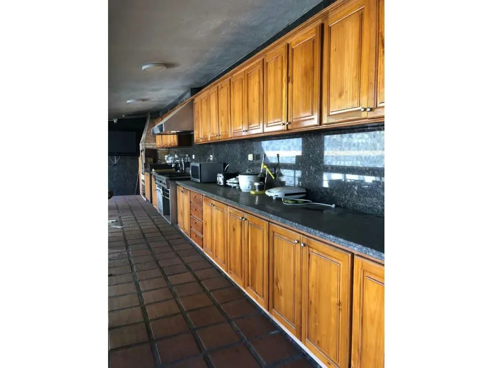 Vendo casa 950mts2 4h/4b/6p Macuto 4806 - 5