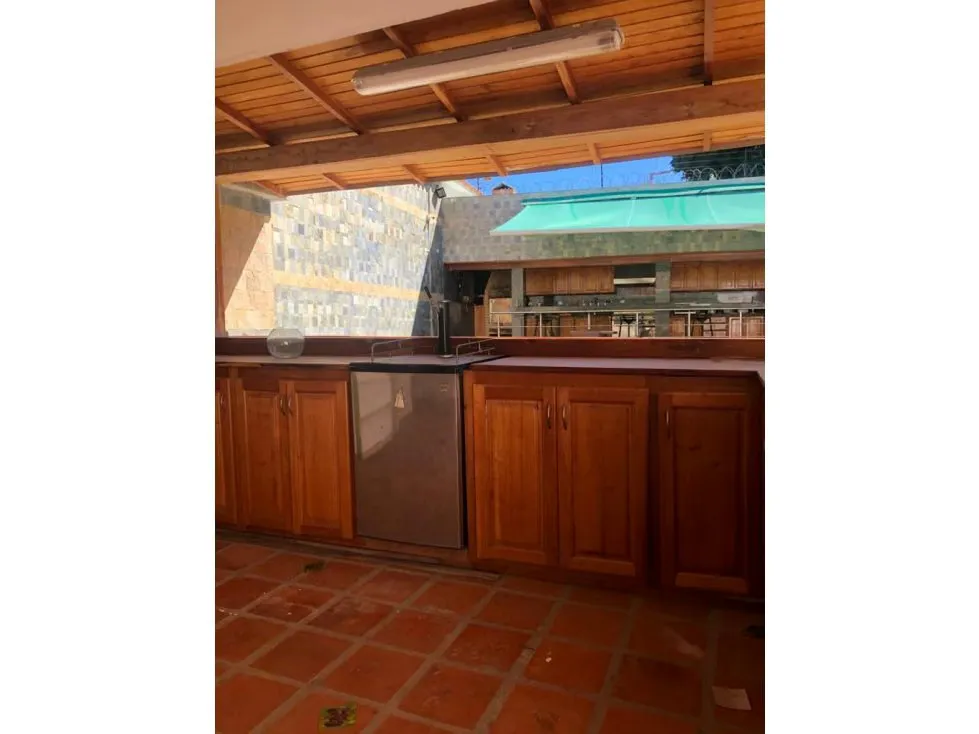 Vendo casa 950mts2 4h/4b/6p Macuto 4806 - 6