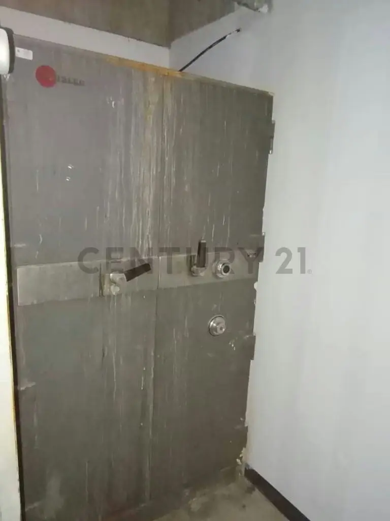 Local comercial a pie de calle, con terraza, Los Caobos (ER) - 20