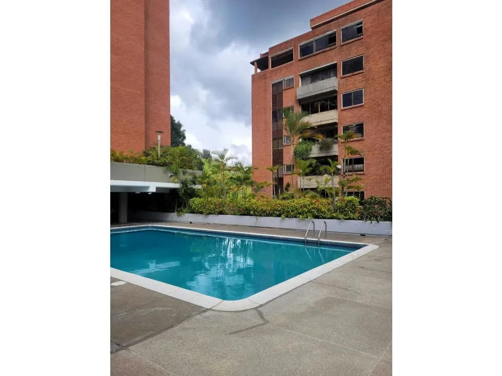 En Venta Apartamento Las Esmeraldas 193 m2 de 3H+Ser/4B/2E+Maletero - 2
