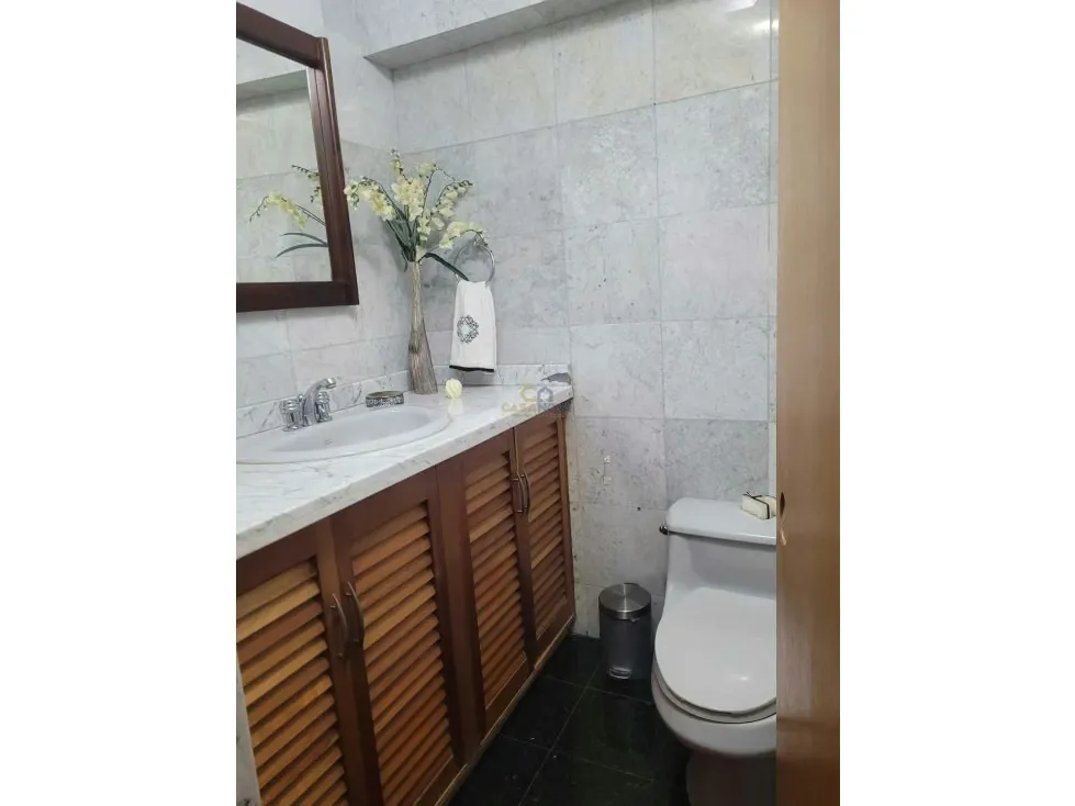 En Venta Apartamento Las Esmeraldas 193 m2 de 3H+Ser/4B/2E+Maletero - 11