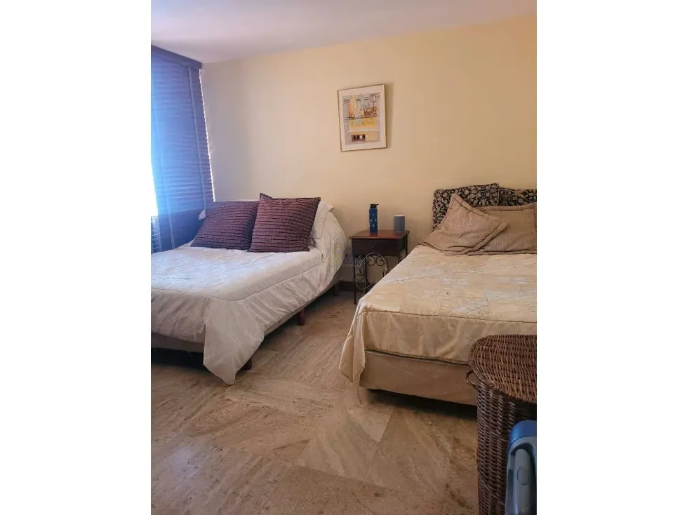 En Venta Apartamento Las Esmeraldas 193 m2 de 3H+Ser/4B/2E+Maletero - 17