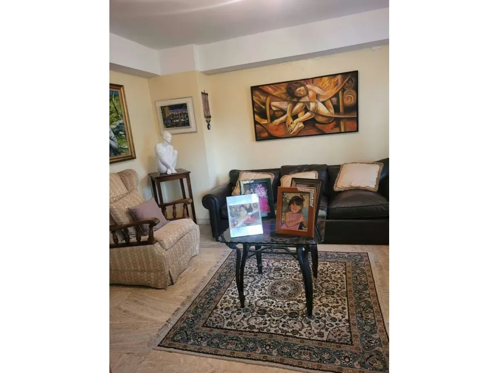En Venta Apartamento Las Esmeraldas 193 m2 de 3H+Ser/4B/2E+Maletero - 9