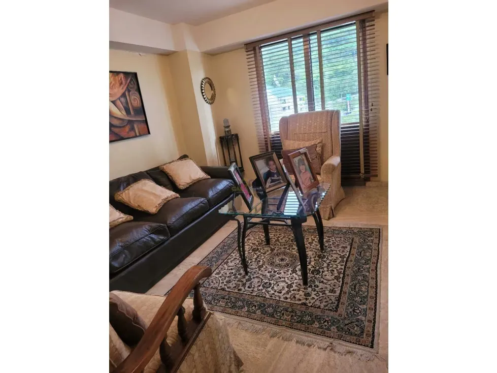 En Venta Apartamento Las Esmeraldas 193 m2 de 3H+Ser/4B/2E+Maletero - 10