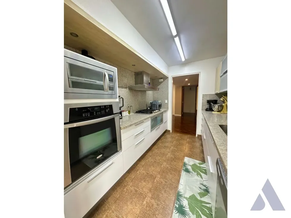 Vendo PB c/ terraza y jardín en calle cerrada 300m2 La Boyera 1795 - 6