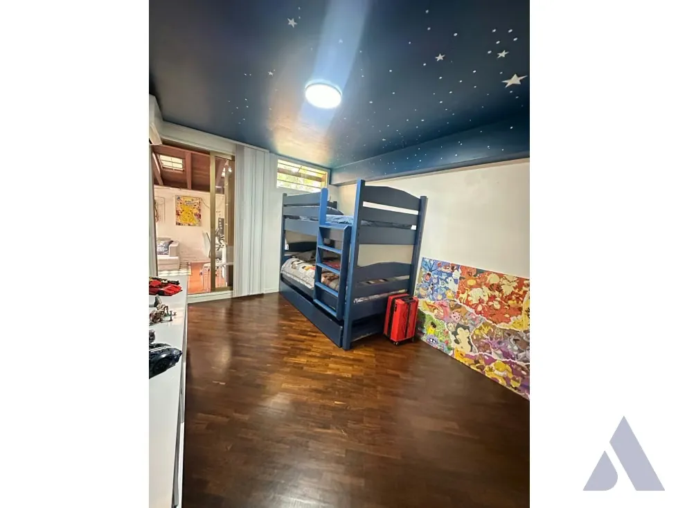 Vendo PB c/ terraza y jardín en calle cerrada 300m2 La Boyera 1795 - 8