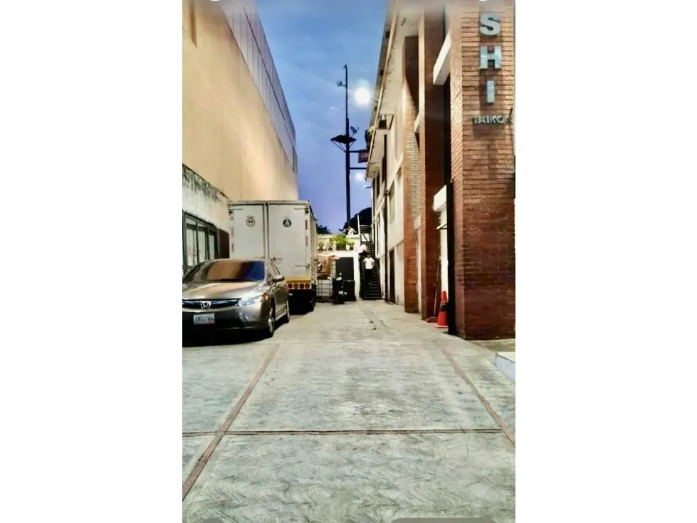 Se Vende edificio 1676m2 Las Mercedes 5265 - 5
