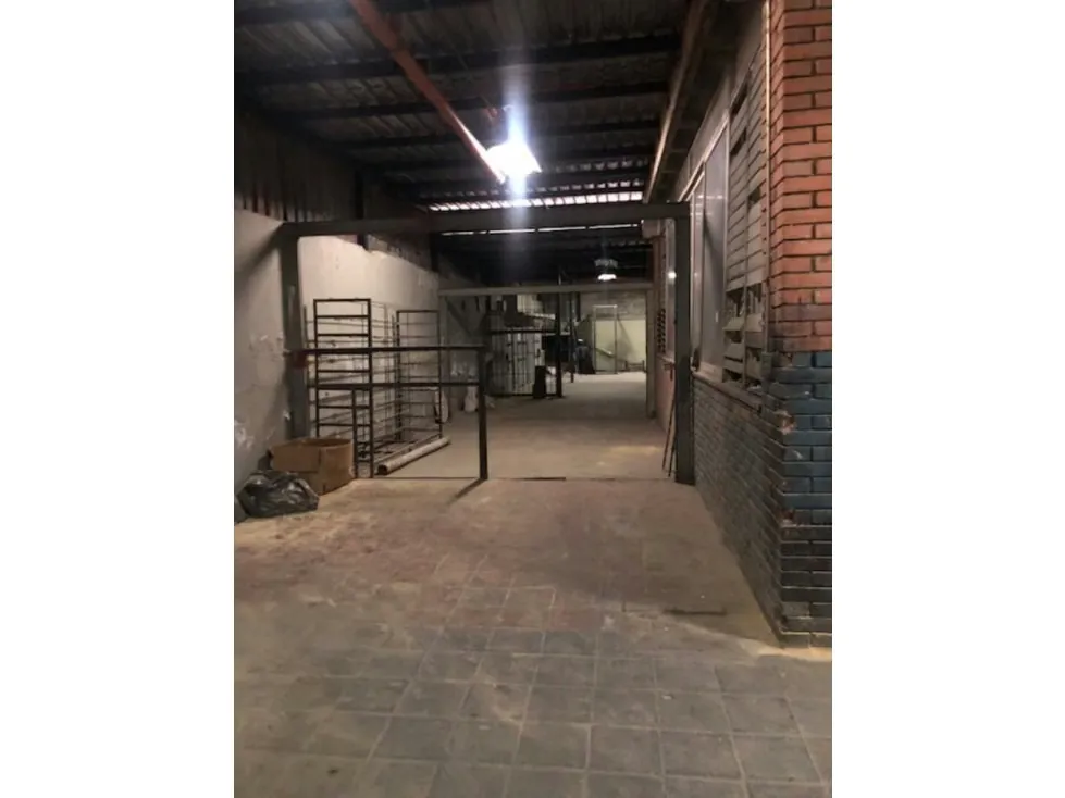 Se Vende EDF INDUSTRIAL 3.820m²-4Niveles-20B-Asc.Carga-La Urbina 1237 - 23