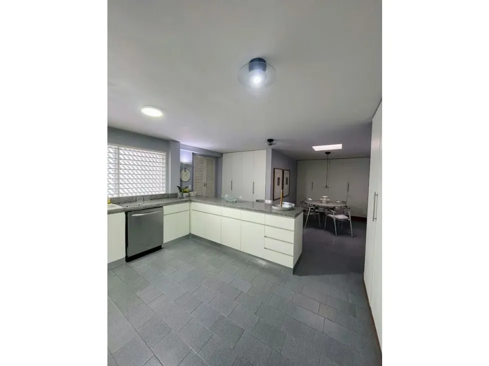 Vendo casa 650m2 Cerro Verde 8544 - 9