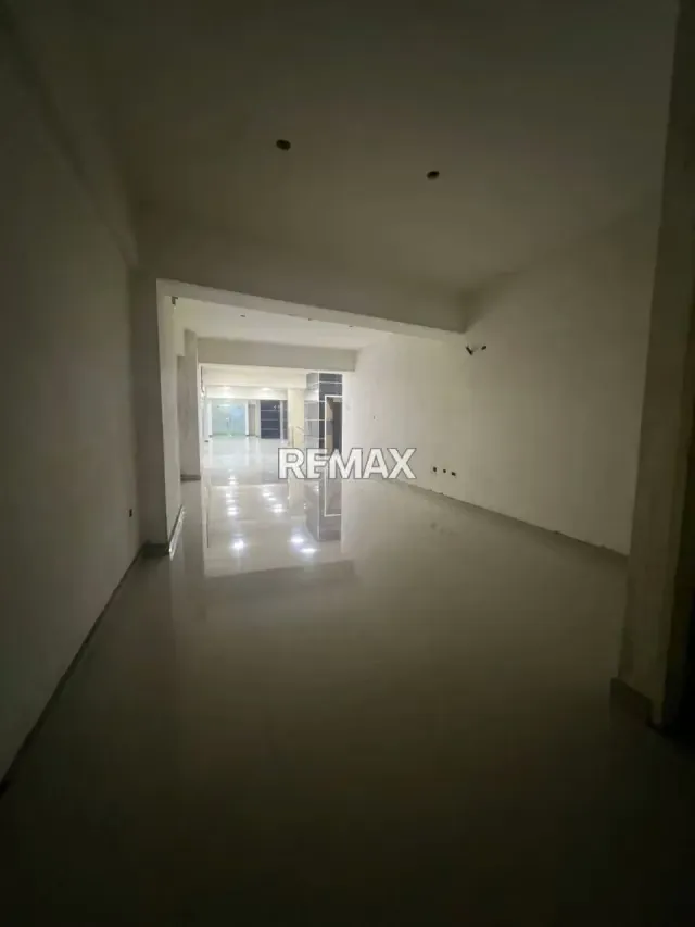 ¡EN VENTA! Local Comercial en Torre Empresarial Santa Fe (Av. 19 de Abril) - 6