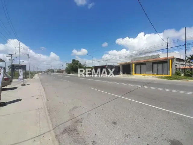 EN ALQUILER LOCAL COMERCIAL DE 400 METROS CUADRADOS EN LA AVENIDA HUGO CHAVEZ DE TUCACAS. - 9