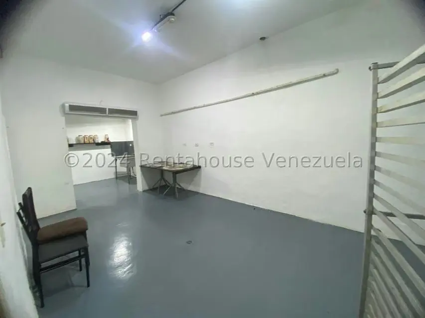 Local Comercial en Alquiler en Bello Monte, Distrito Metropolitano - 11