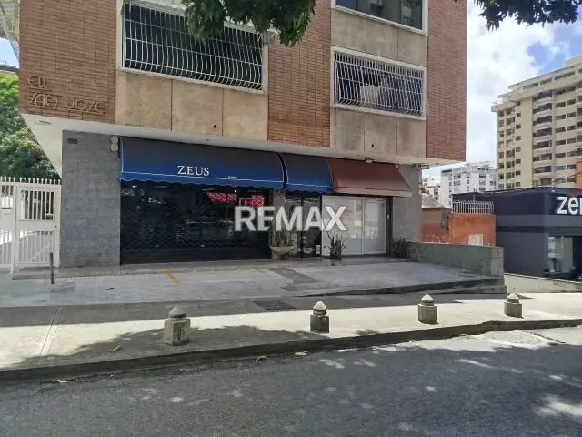 Venta Fondo de Comercio en los Palos Grandes, Frigorífico, Canon $300 - 11