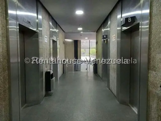 Oficina en Venta en Prados del Este, Distrito Metropolitano - 3