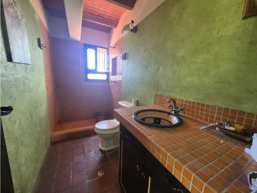 Vendo casa 500m2 Lomas del Club Hipico 8370 - 23