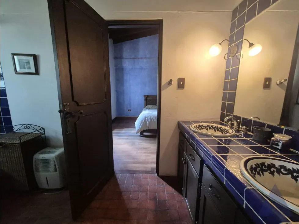 Vendo casa 500m2 Lomas del Club Hipico 8370 - 24
