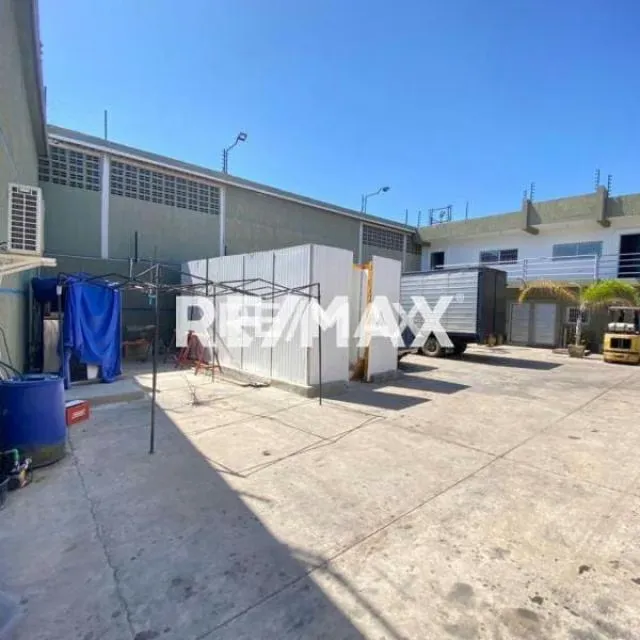 SE VENDE GALPON CON LOCALES Y OFICINAS EN EL SECTOR LA PAZ, MARACAIBO - 3