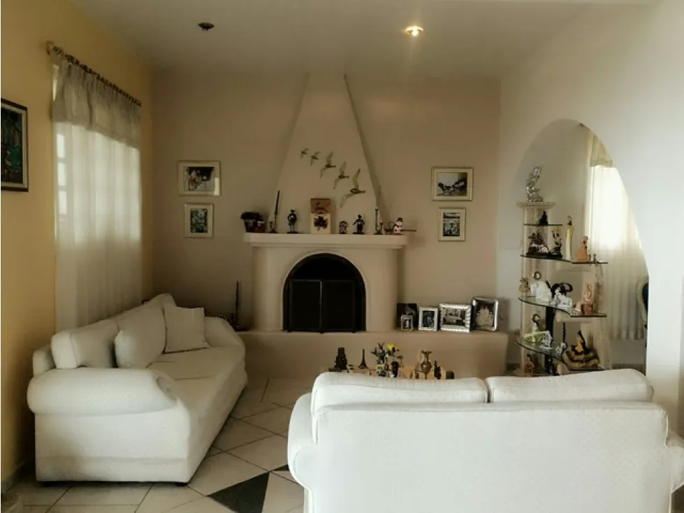 Casa de 1713mrts se vende km 23 el Junquito - El Tibrón - 6h/4b/25E - 12
