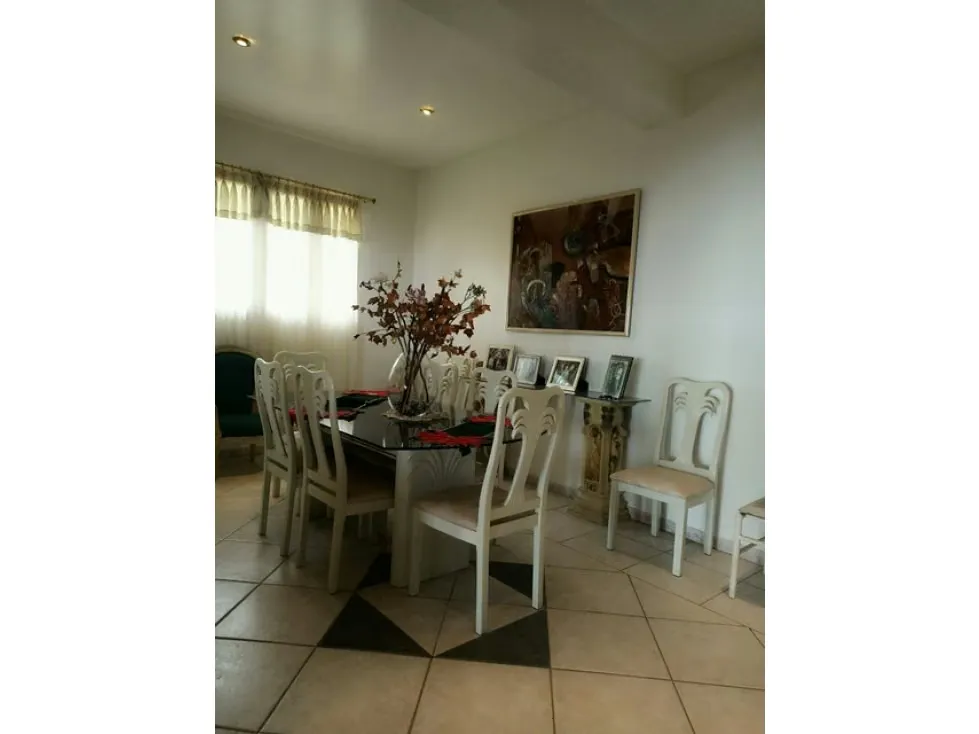 Casa de 1713mrts se vende km 23 el Junquito - El Tibrón - 6h/4b/25E - 19