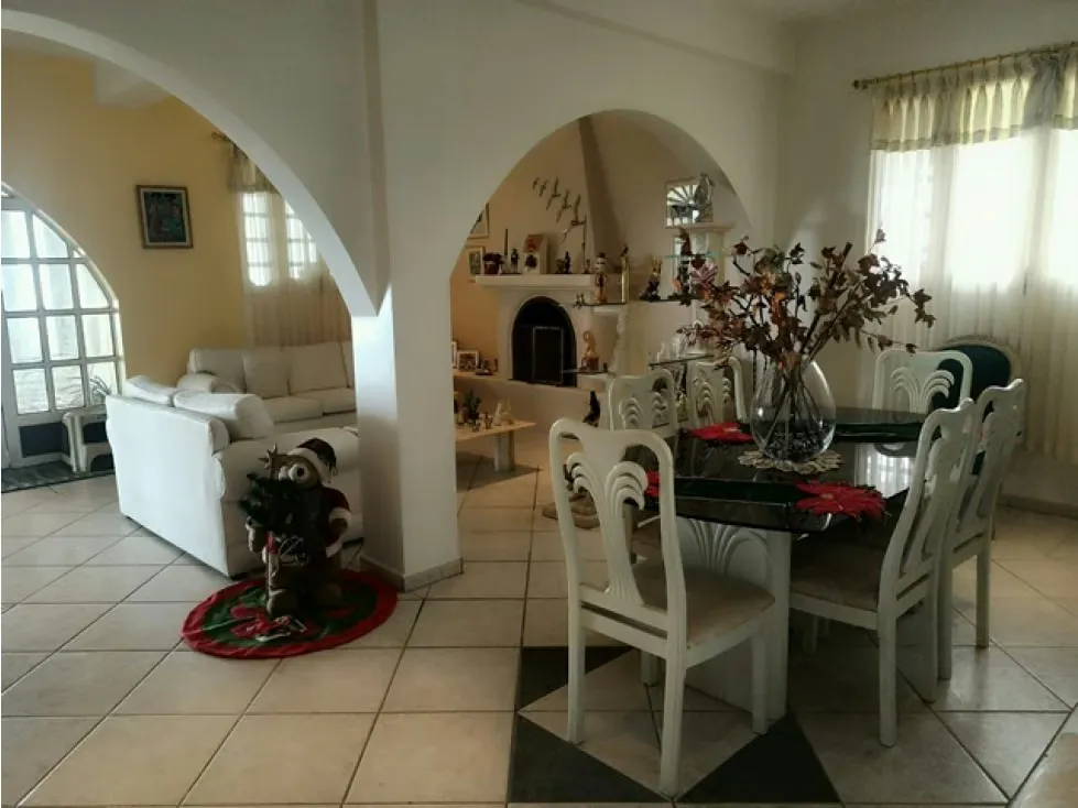 Casa de 1713mrts se vende km 23 el Junquito - El Tibrón - 6h/4b/25E - 22